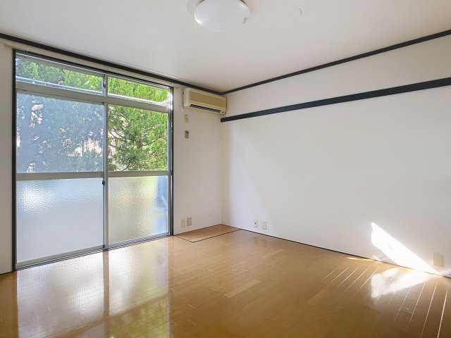 ラプラスジュネスの居間・リビング