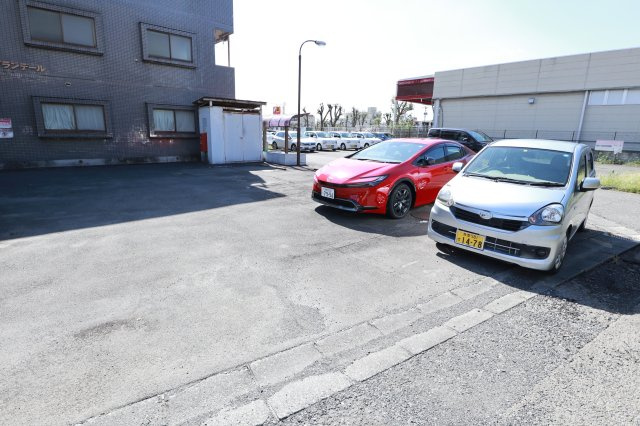 ラ・グランデールの駐車場