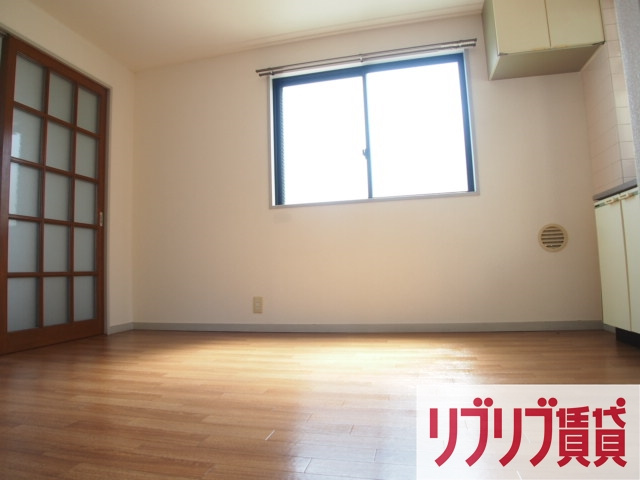 亀ヶ岡ロイヤルハイムの居間・リビング