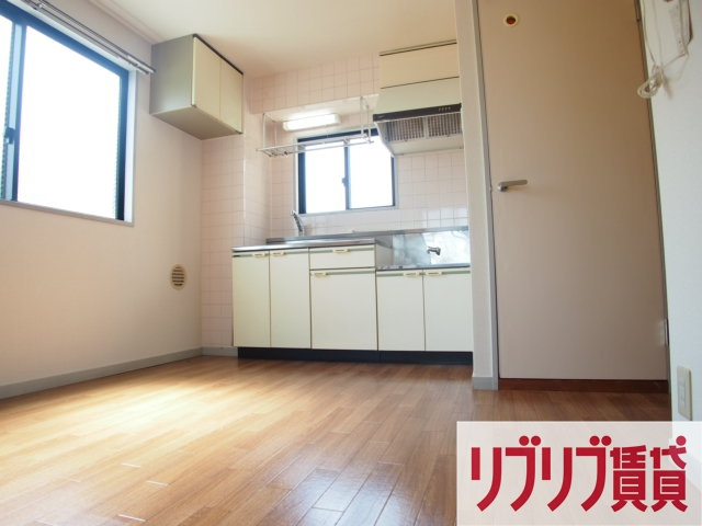 亀ヶ岡ロイヤルハイムの居間・リビング