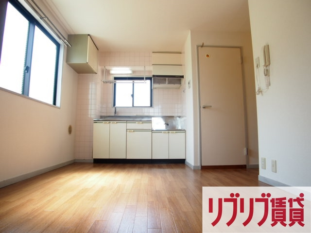 亀ヶ岡ロイヤルハイムの居間・リビング