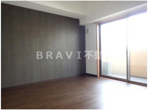 プラディオ天満セレニテ　BRAVI不動産の居間・リビング|【プラディオ天満セレニテ】ゆったり過ごせるリビングです