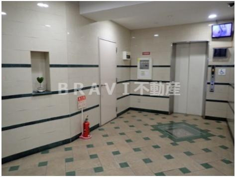 プラディオ天満セレニテ　BRAVI不動産のロビー|【プラディオ天満セレニテ】ゆとりのあるロビーです