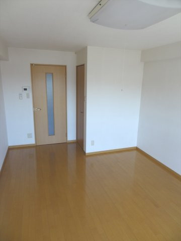 イミソーレの居間・リビング|ウォークインクローゼット