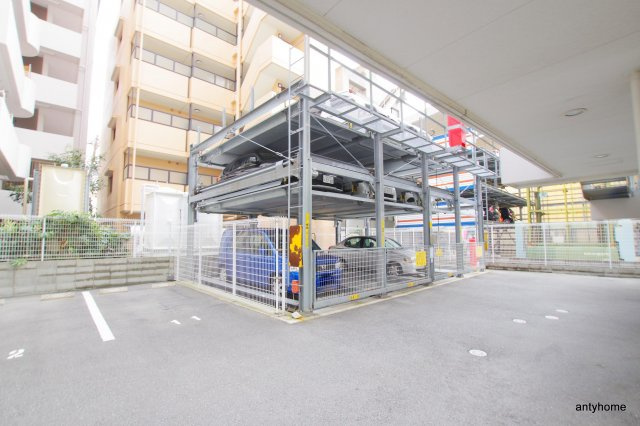 リバープレイス梅田北　仲介手数料無料の駐車場