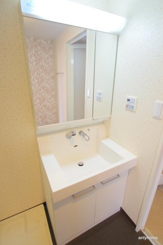 リバープレイス梅田北　仲介手数料無料の洗面所