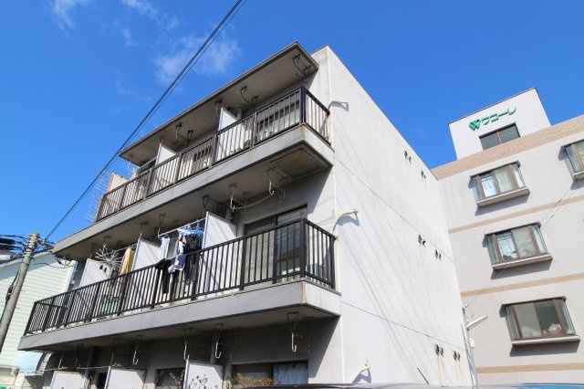 メゾン垂水のエントランス