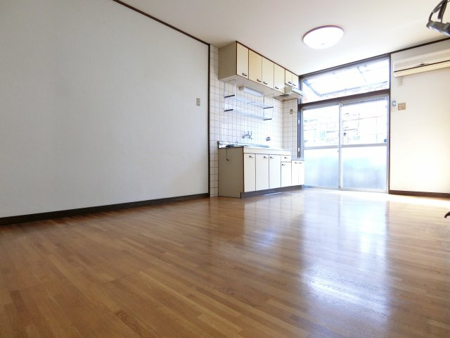 上田貸家の居間・リビング