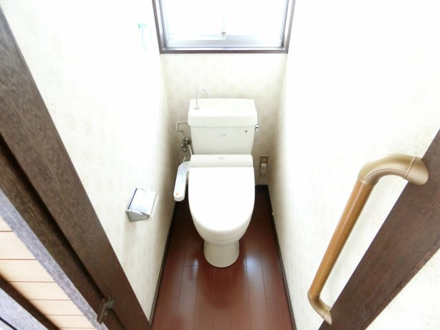 上田貸家のトイレ