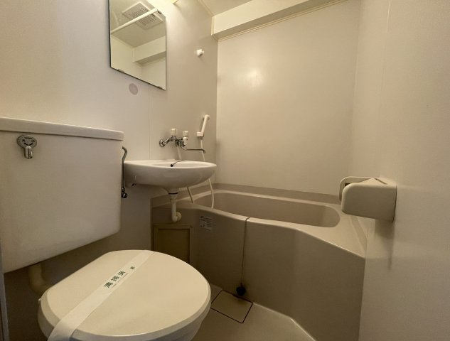 ファミール中野１の浴室