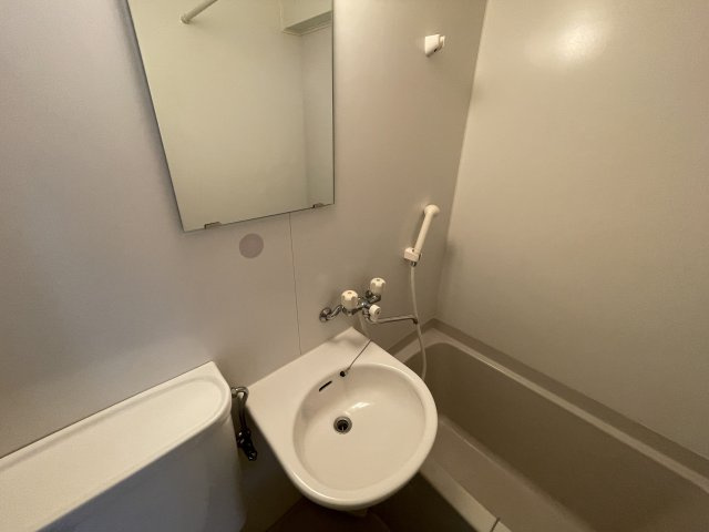 ファミール中野１の洗面所