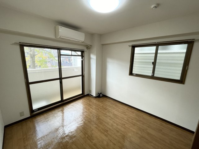 ファミール中野１の居間・リビング