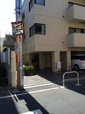 【エントランス】 | 市ヶ谷納戸町ハイデンス