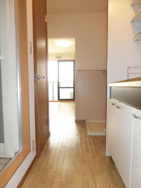 大阪市淀川区十三本町２丁目のアパートの玄関