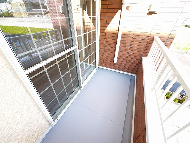 パルサーレジデンスのバルコニー|暖かな日差しのふりそそぐバルコニー