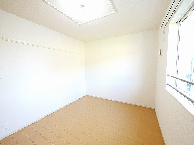 パルサーレジデンスの洋室|落ち着いた色調の洋室です