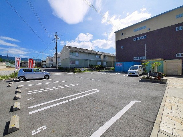 パルサーレジデンスの駐車場|駐車スペースもあります