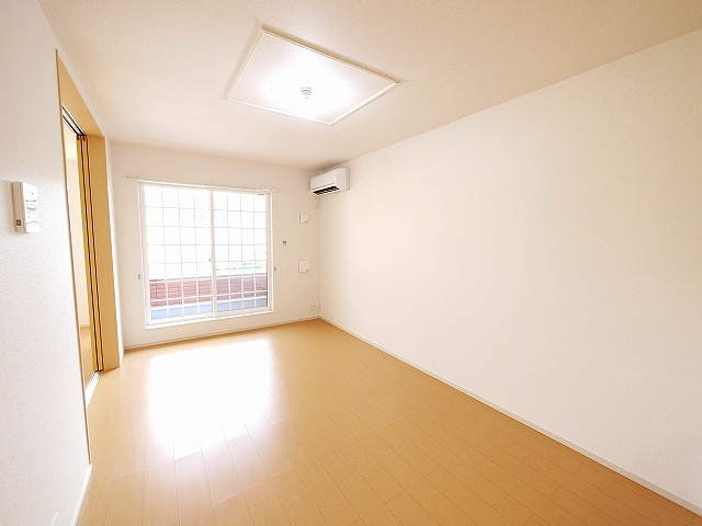 パルサーレジデンスの居間・リビング|ゆったりとした居間です