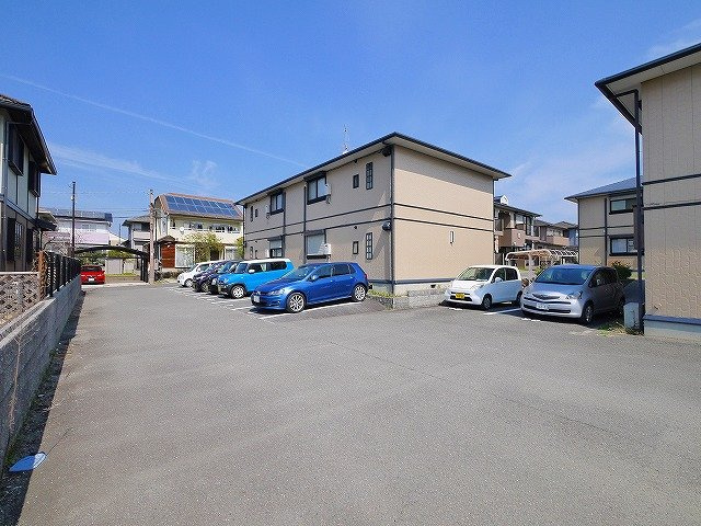 ファミール州見Cの駐車場