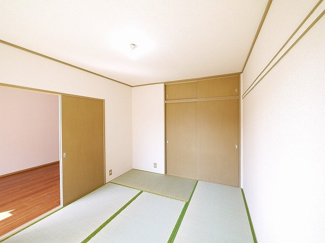ファミール州見　C棟の和室|明るい和室です