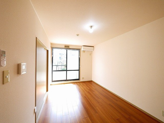 ファミール州見　C棟の居間・リビング|おしゃれな居間です