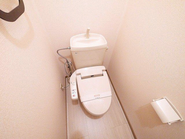 ファミール州見　C棟のトイレ|シンプルで使いやすいトイレです