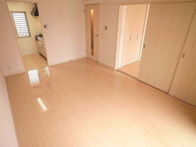 カルティス天神南の洋室
