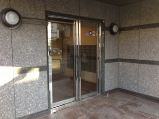 【エントランス】 | 東急田園都市線「梶が谷」駅徒歩10分と好立地！