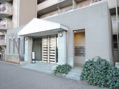 【エントランス】 | フォレストパーク四季彩の丘C棟 | 横浜市営地下鉄ブルーライン・グリーンライン「センター北」駅徒歩10分の2線利用可能と好立地！
