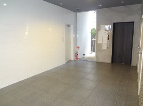 シティヒルズ安堂寺　BRAVI不動産のロビー|【シティヒルズ安堂寺】毎日通るロビーはこのようになっています
