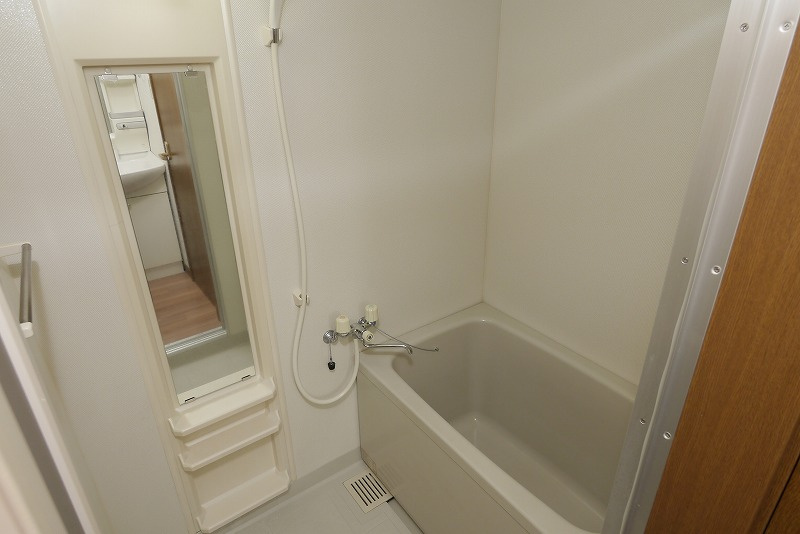 ベル・ビュー松井B棟の浴室|ベルビュー松井B棟　102