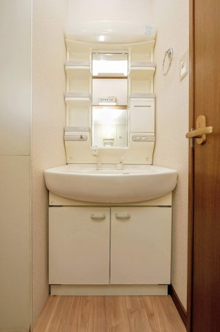 ベル・ビュー松井B棟の独立洗面台|ベル・ビュー松井B101号室
ベルビュー松井B棟　102