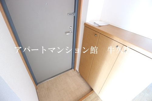 牛久ロイヤルレジデンスCⅣ型の玄関