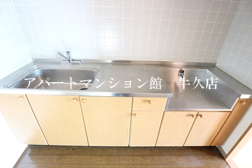 牛久ロイヤルレジデンスCⅣ型のキッチン