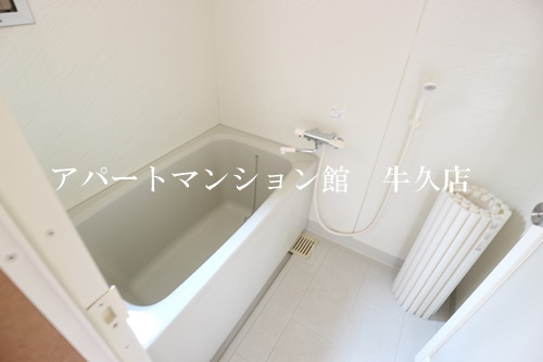 牛久ロイヤルレジデンスCⅣ型の浴室