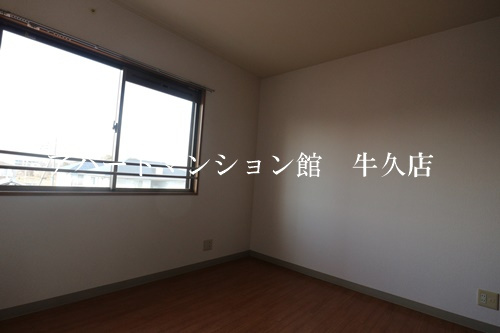 牛久ロイヤルレジデンスCⅣ型の洋室