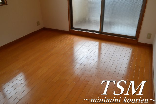 ロータリーマンション香里西之町の寝室|エアコン付きの洋室