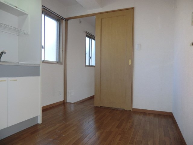 モデラートの居間・リビング