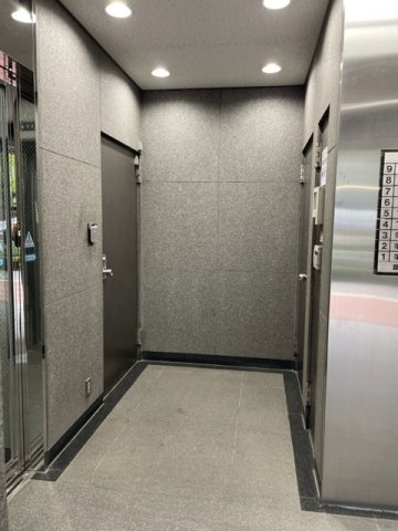 銀座石井ビルのロビー