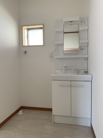 児島稗田町　戸建ての独立洗面台