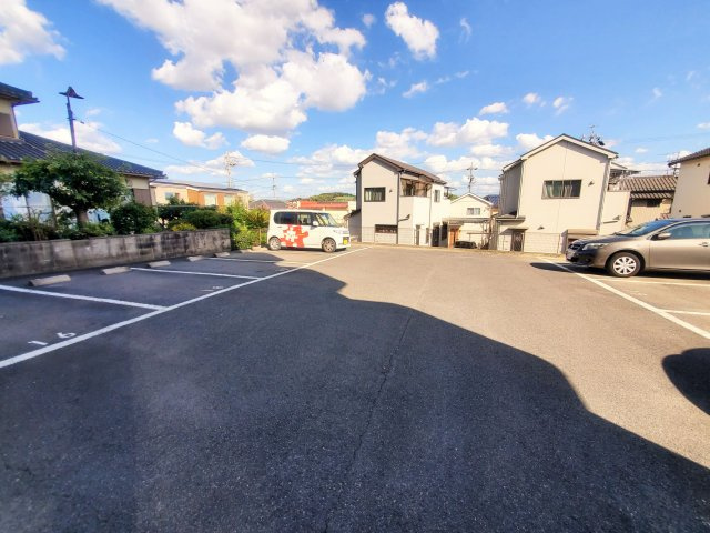 PeacH花の家の駐車場