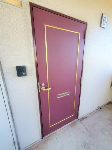 PeacH花の家の玄関