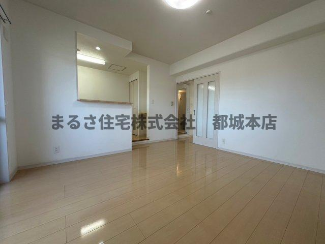 スカイコート年見の居間・リビング