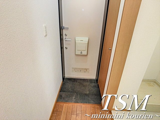 アクロス大和田の玄関