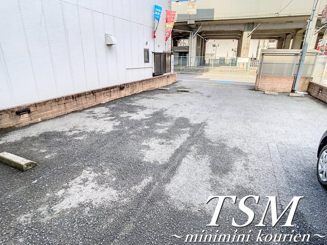 アクロス大和田の駐車場