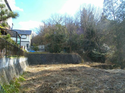 【外観】 | 岐阜県関市関ノ上　売地（建築参考プラン付） | 平成３０年２月撮影
緑の多い閑静な住宅街です！
土地面積：271.49㎡（82.73坪）！駐車場1台可！
