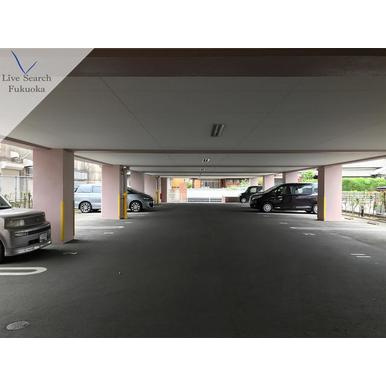 【駐車場】 | セントラルプレイス志免 | 駐車場に車を止められます