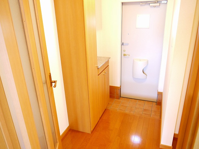 プリベ　ドゥースの玄関|明るい玄関です