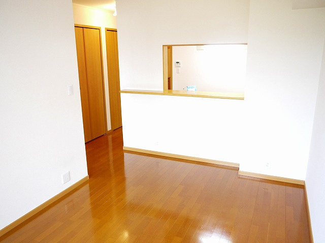 プリベ　ドゥースの居間・リビング|こちらの居間で趣味の時間をお楽しみください