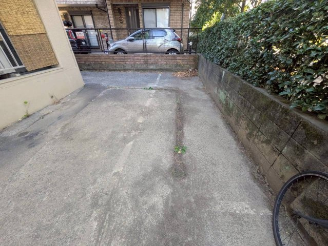 ドミシール平野No.5のその他共用部分|バイク置場(譲り合い)